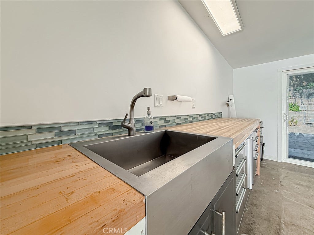 743 Spalding Street, Thousand Oaks, CA 91360 Garage workspace