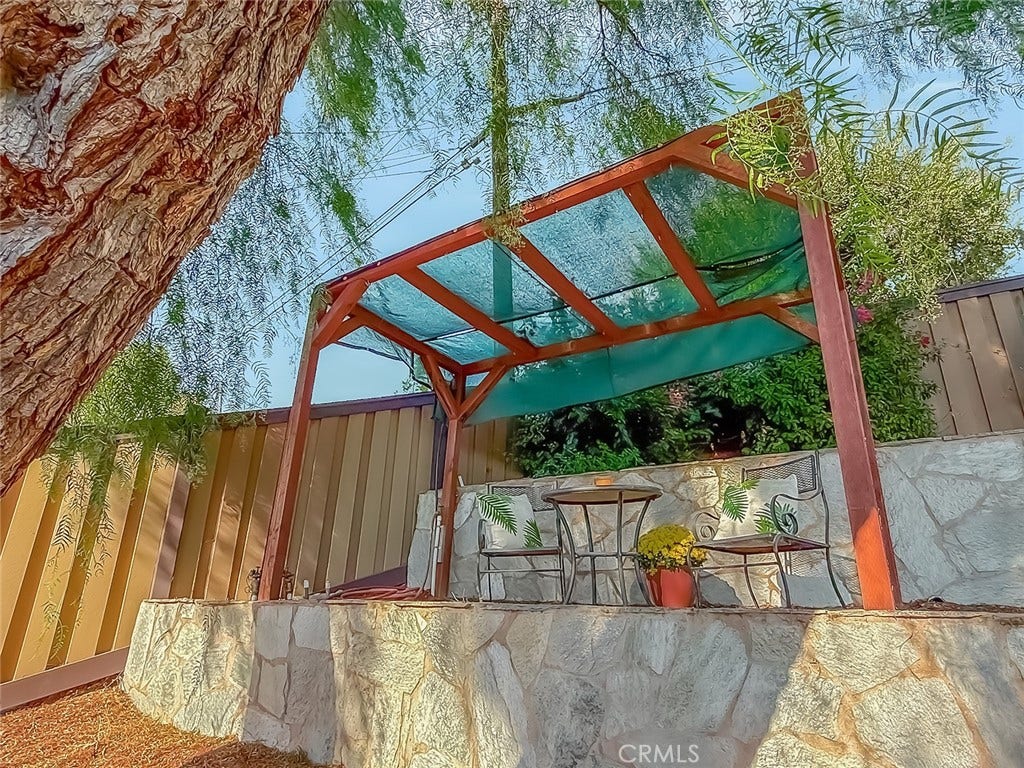 743 Spalding Street, Thousand Oaks, CA 91360 more outdoor sitting space