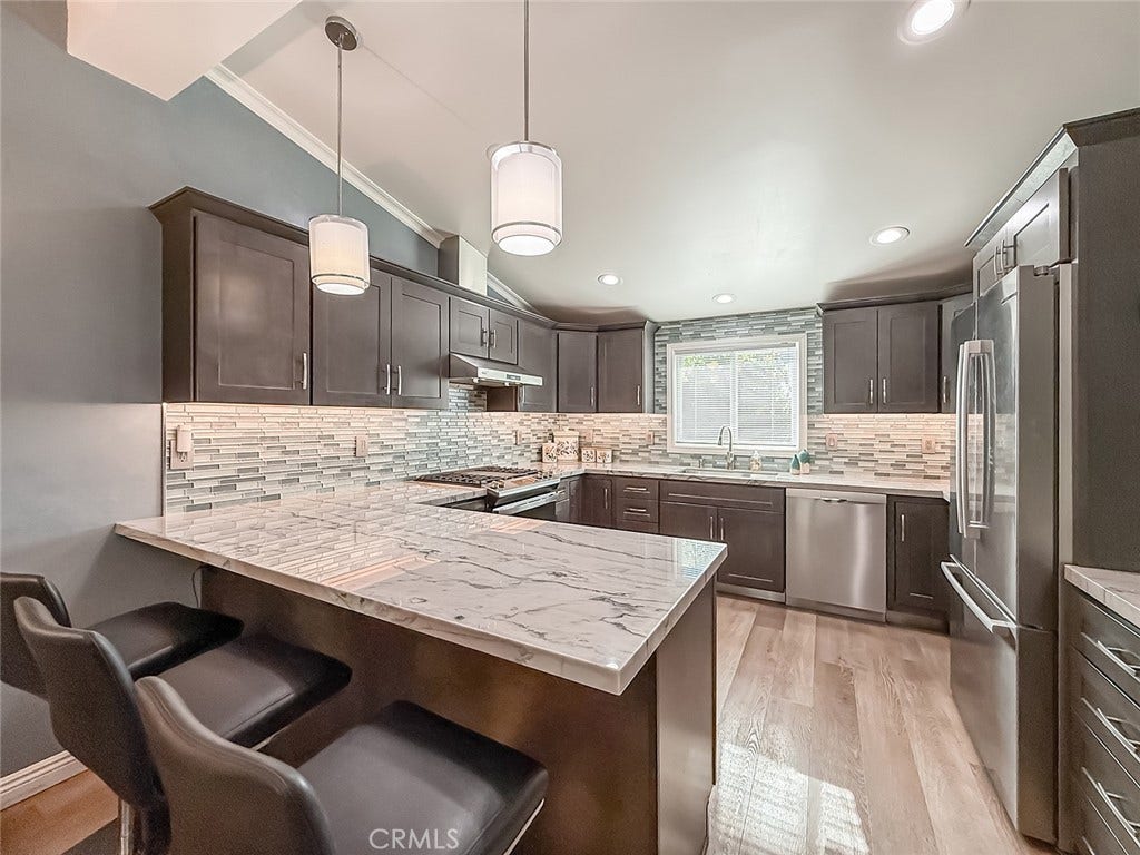 743 Spalding Street, Thousand Oaks, CA 91360 Kitchen with high end appliances