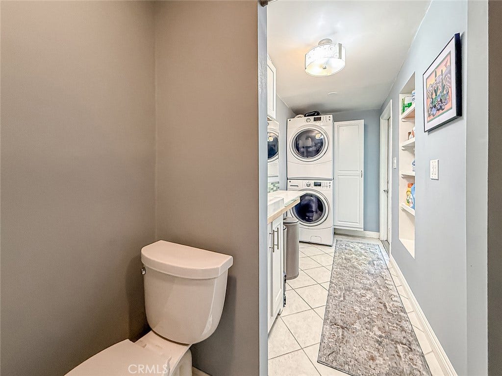 743 Spalding Street, Thousand Oaks, CA 91360 Bath #1 attached to bedroom #2