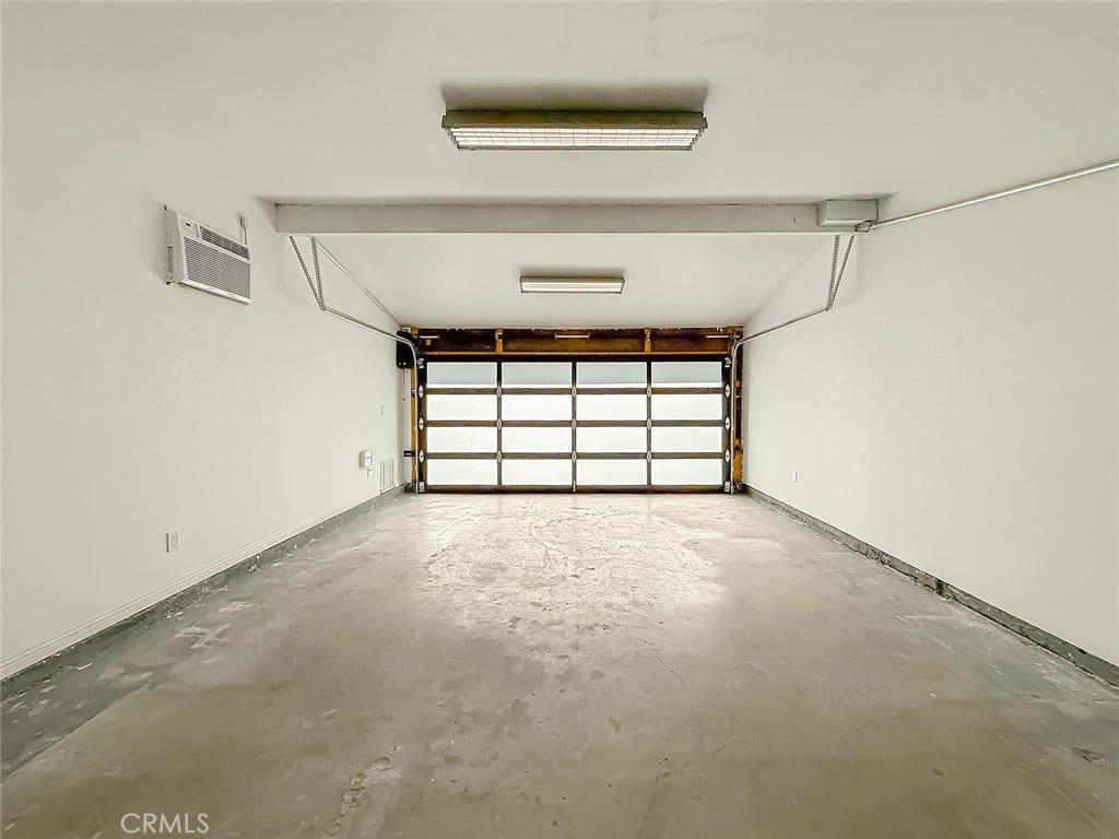 743 Spalding Street, Thousand Oaks, CA 91360 17' x 34' air conditioned garage