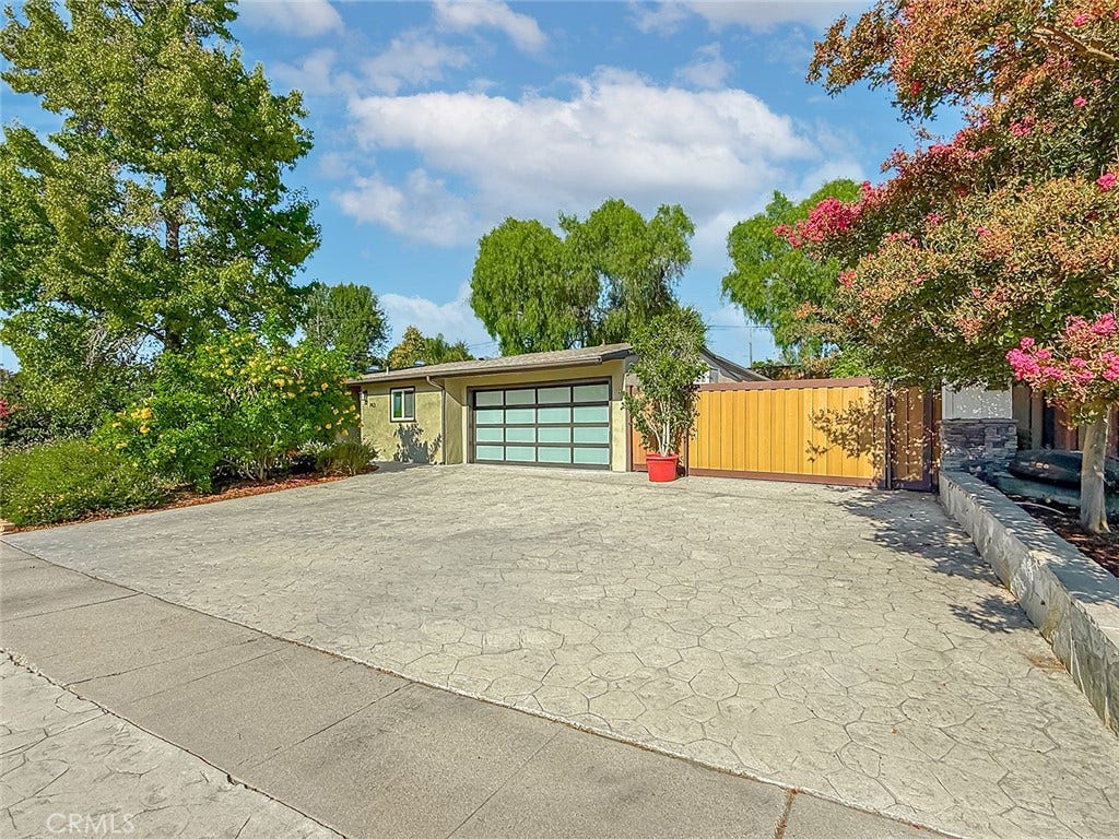 743 Spalding Street, Thousand Oaks, CA 91360 front driveway and large rolling gate to back yard