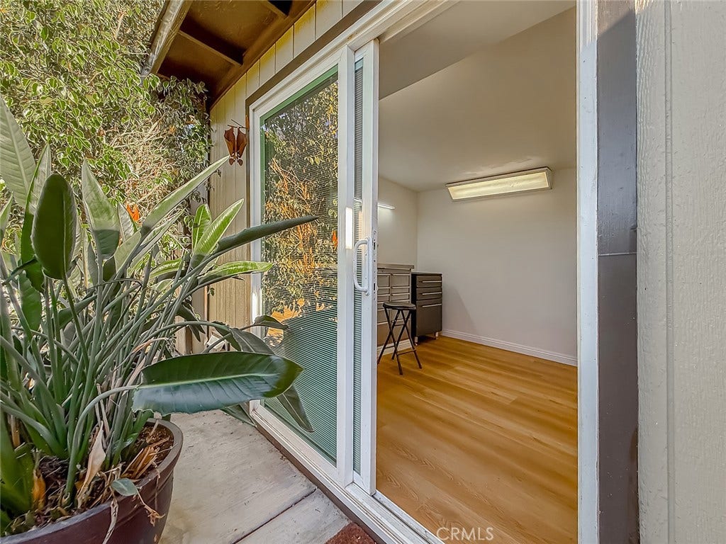 743 Spalding Street, Thousand Oaks, CA 91360 Air conditioned workshop/office space