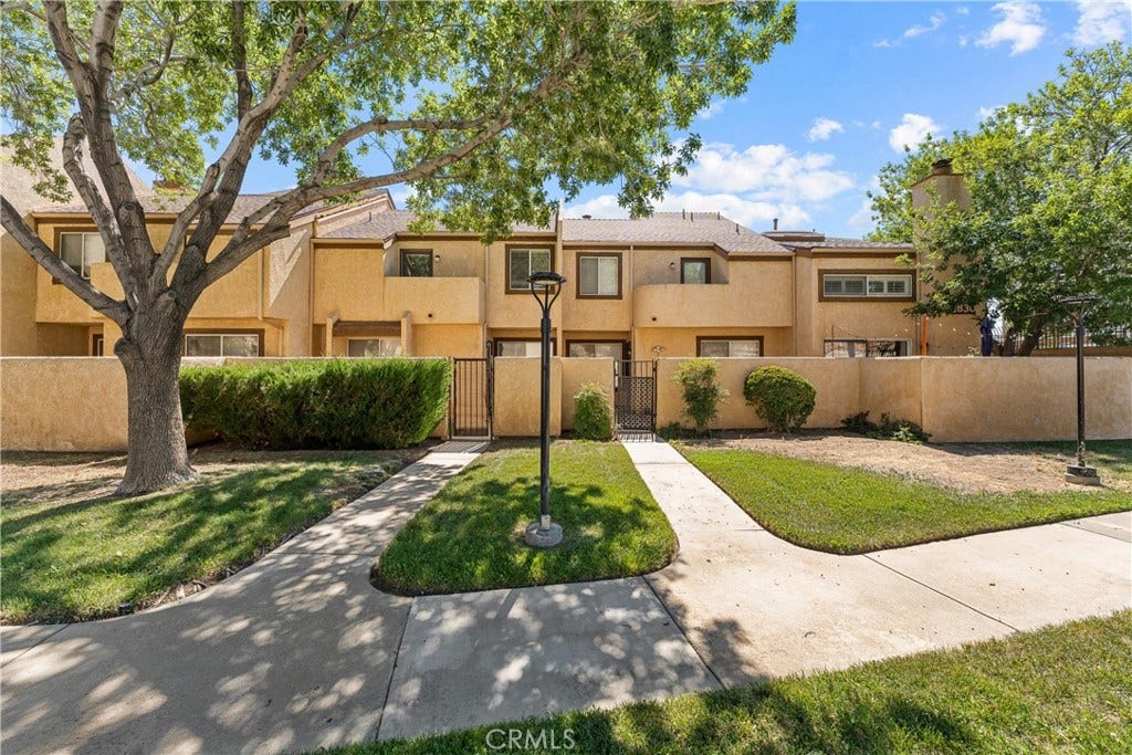 1830 E Avenue J2, #3, Lancaster, CA 93535