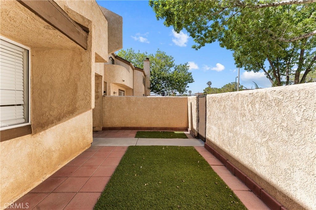 1830 E Avenue J2, #3, Lancaster, CA 93535