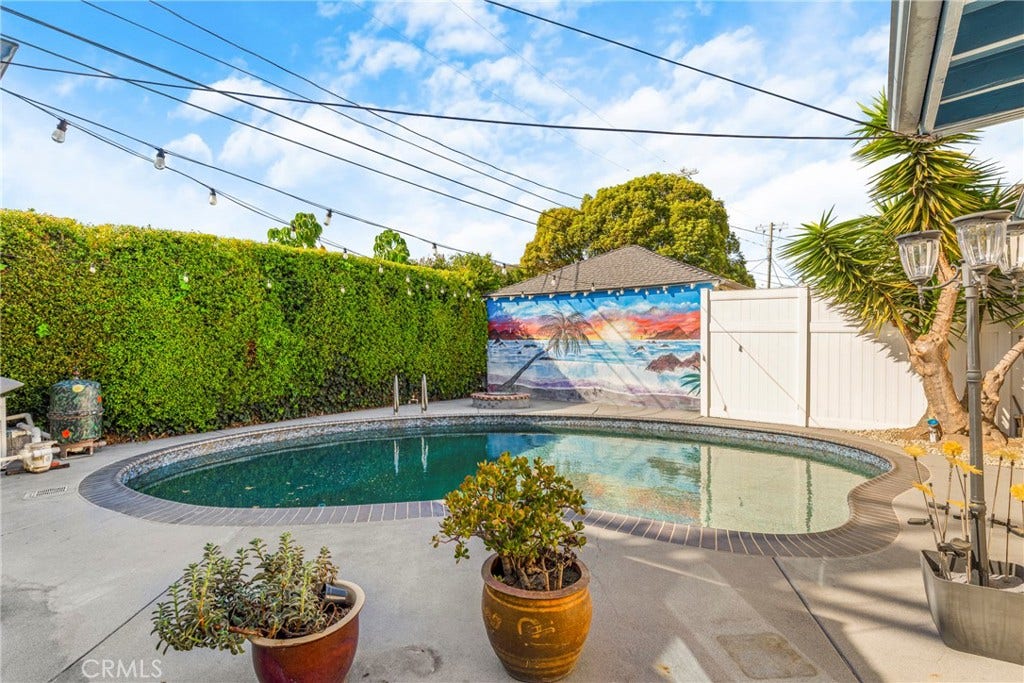 1733 S Corning, Los Angeles, CA 90035