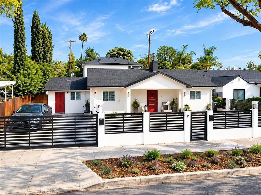 Property photo for 8218 ENCINO Avenue, Northridge, CA