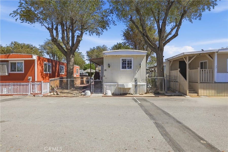 Property photo for 1617 E Avenue I, #19, Lancaster, CA