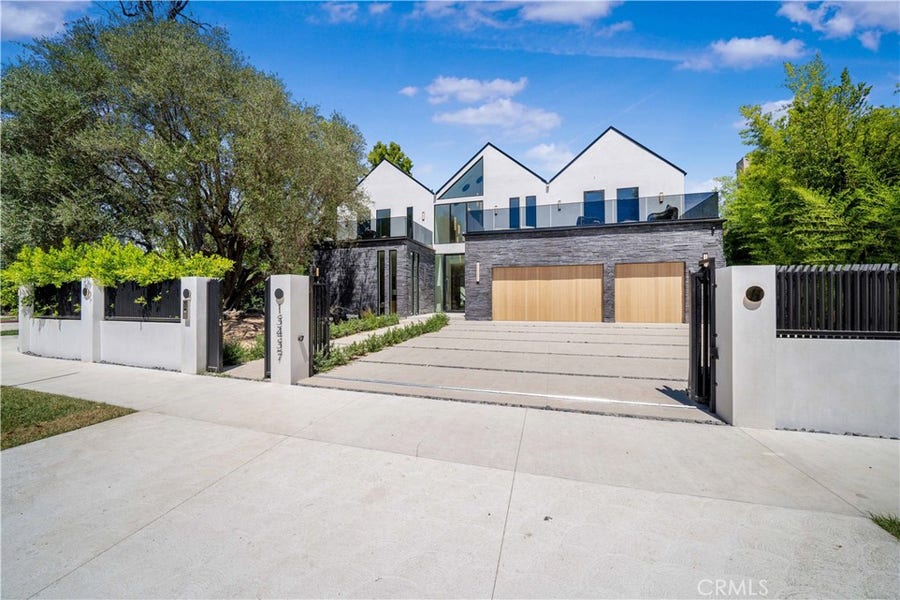 Property photo for 15457 Valley Vista Boulevard, Sherman Oaks, CA