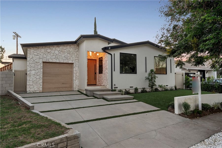 Property photo for 18023 Tiara, Encino, CA