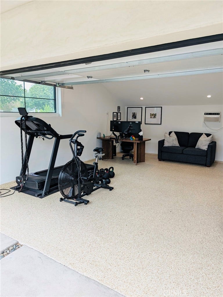 5722 Le Sage Avenue, Woodland Hills, CA 91367