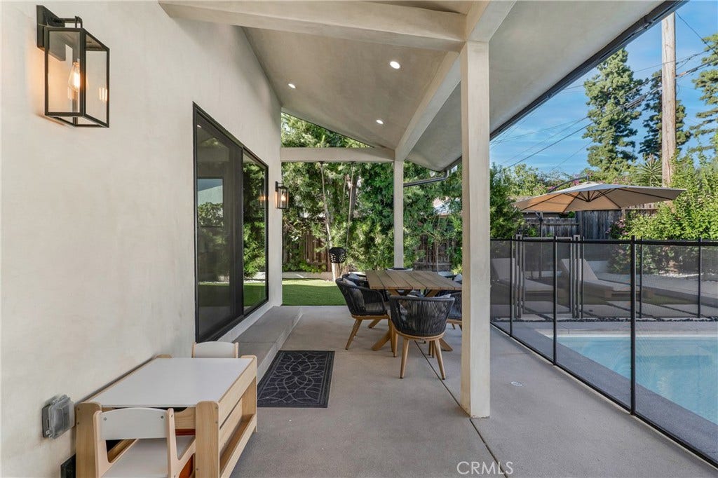 5722 Le Sage Avenue, Woodland Hills, CA 91367