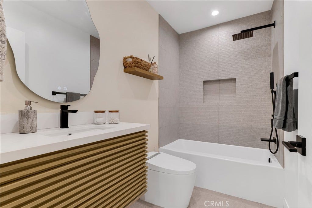 5722 Le Sage Avenue, Woodland Hills, CA 91367