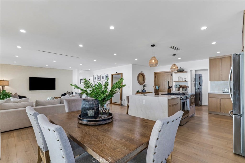 5722 Le Sage Avenue, Woodland Hills, CA 91367