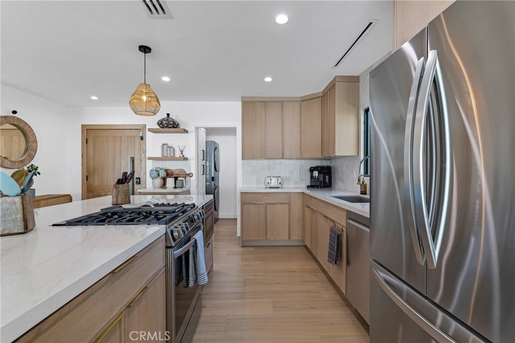 5722 Le Sage Avenue, Woodland Hills, CA 91367