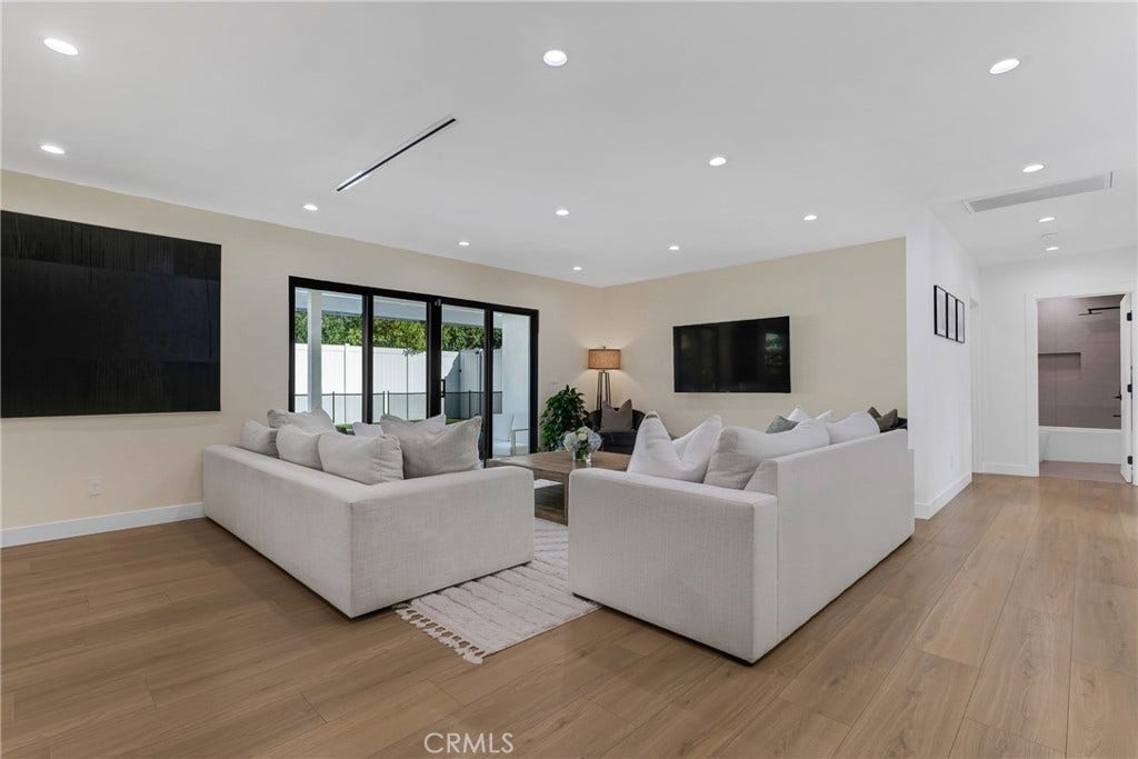 5722 Le Sage Avenue, Woodland Hills, CA 91367