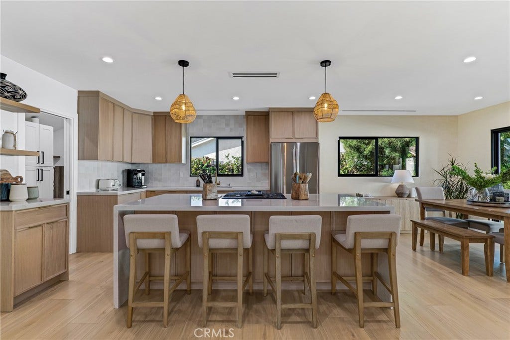 5722 Le Sage Avenue, Woodland Hills, CA 91367