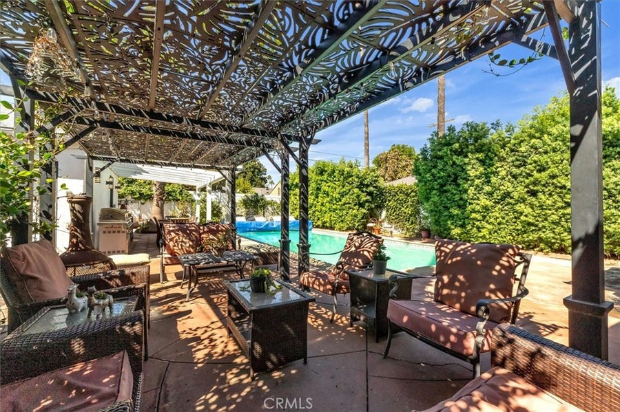 Property photo for 5531 Carpenter Ave, Valley Village, CA