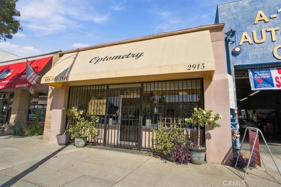 Property photo for 2915 W Magnolia Boulevard, Burbank, CA