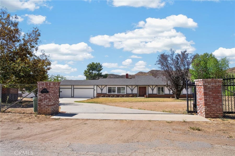 Property photo for 34255 Tyndall, Agua Dulce, CA