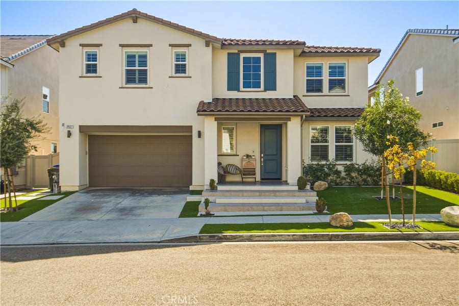 Property photo for 28527 Songbird Way, Saugus, CA