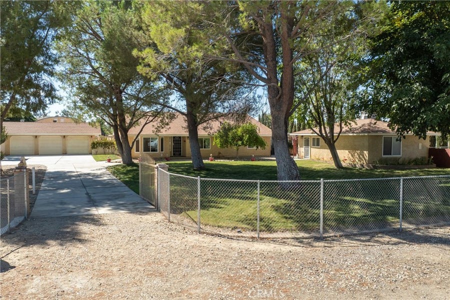 Property photo for 3156 E Avenue H4, Lancaster, CA