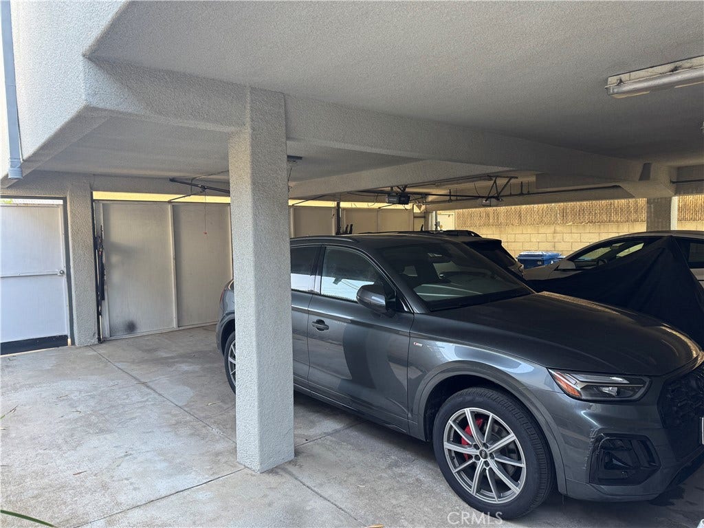 406 Brooks Avenue, Venice, CA 90291 Gated Covered Carport