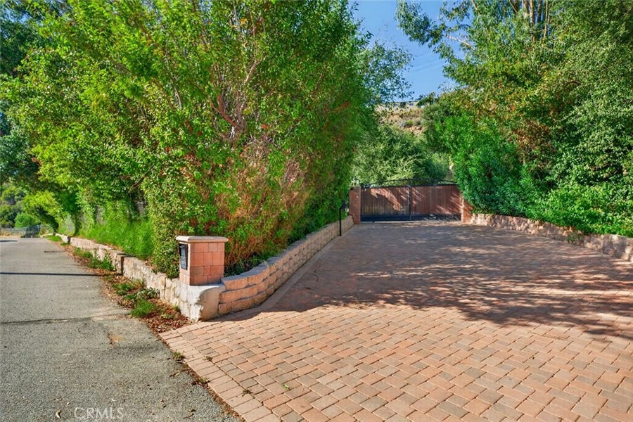 Property photo for 2311 Stonyvale, Tujunga, CA