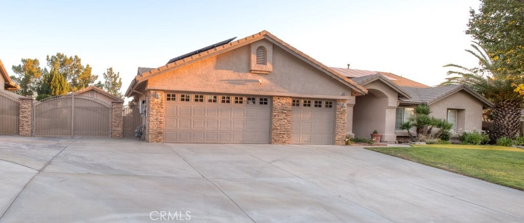 5331 Max Godde, Palmdale, CA 93551 5331 Max Godde, Palmdale, CA 93551