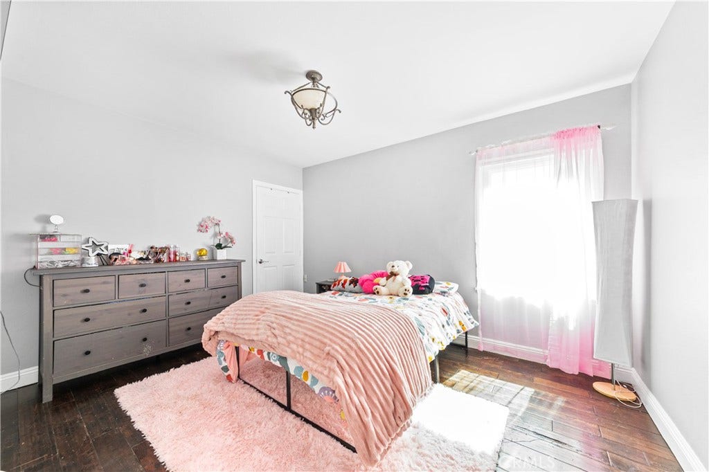 5420 Columbus Avenue, Sherman Oaks, CA 91411 5420 Columbus Avenue, Sherman Oaks, CA 91411