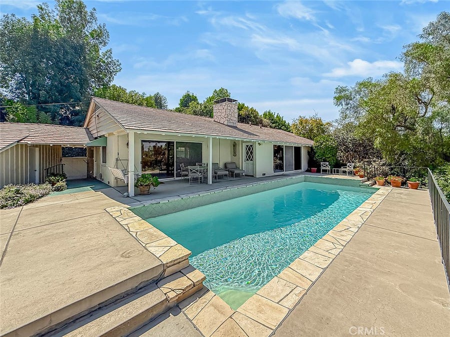 Property photo for 5015 Casa Dr., Tarzana, CA