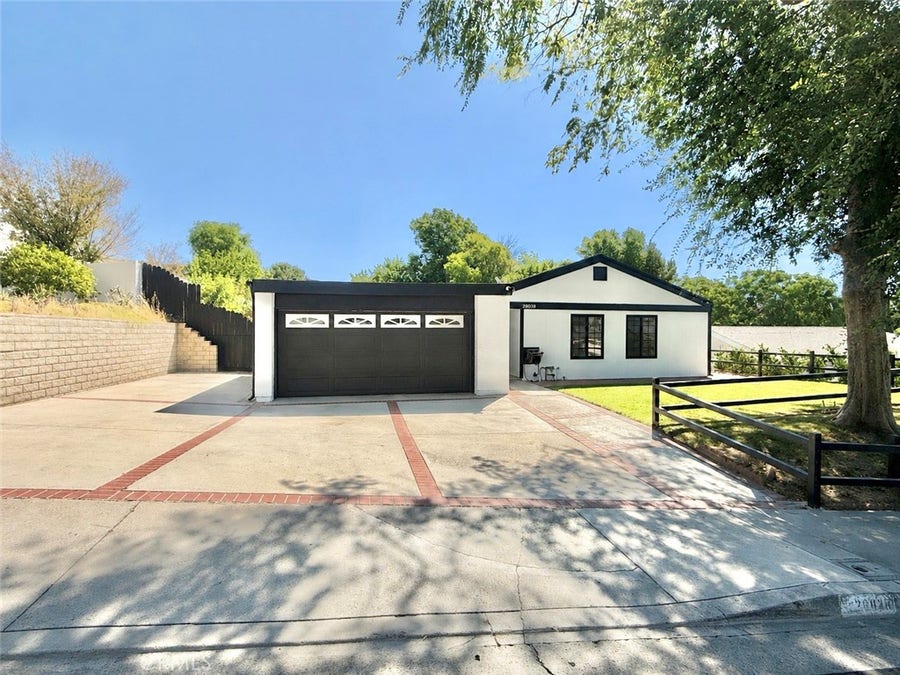 Property photo for 28038 Lakehurst, Canyon Country, CA