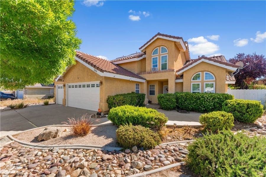 Property photo for 42526 61st W, Lancaster, CA