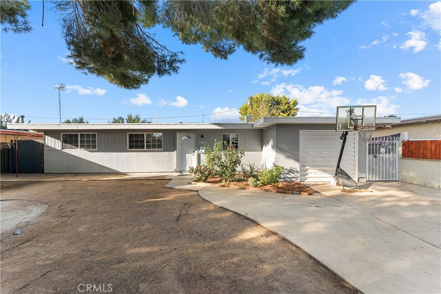 Property photo for 1027 W Avenue J12, Lancaster, CA