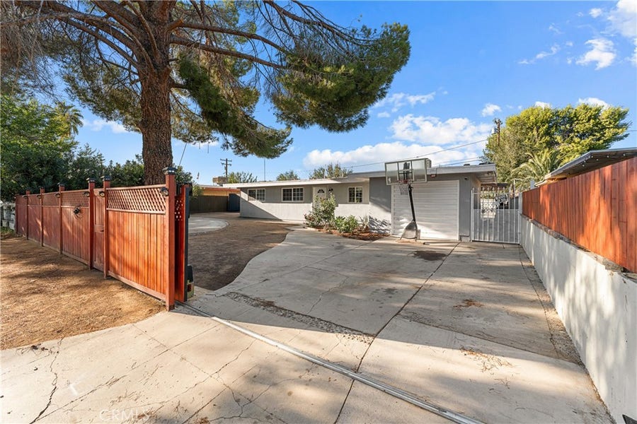 Property photo for 1027 W Avenue J12, Lancaster, CA