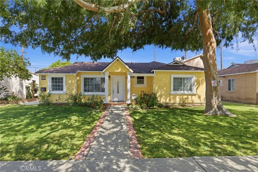 Property photo for 6836 Aura, Reseda, CA