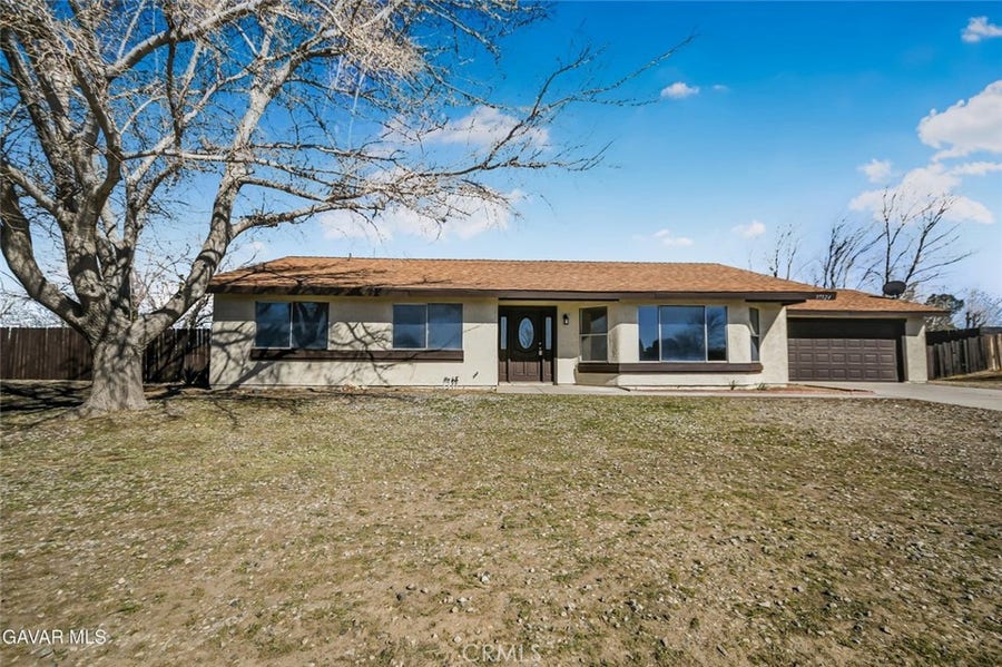 Property photo for 37324 97th Street East, Littlerock, CA