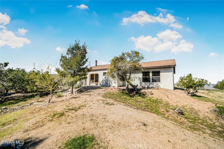 Property photo for 31720 96th Street East, Littlerock, CA