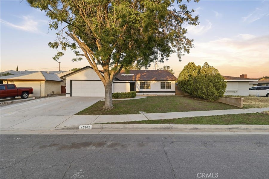 Property photo for 45102 Camolin Avenue, Lancaster, CA