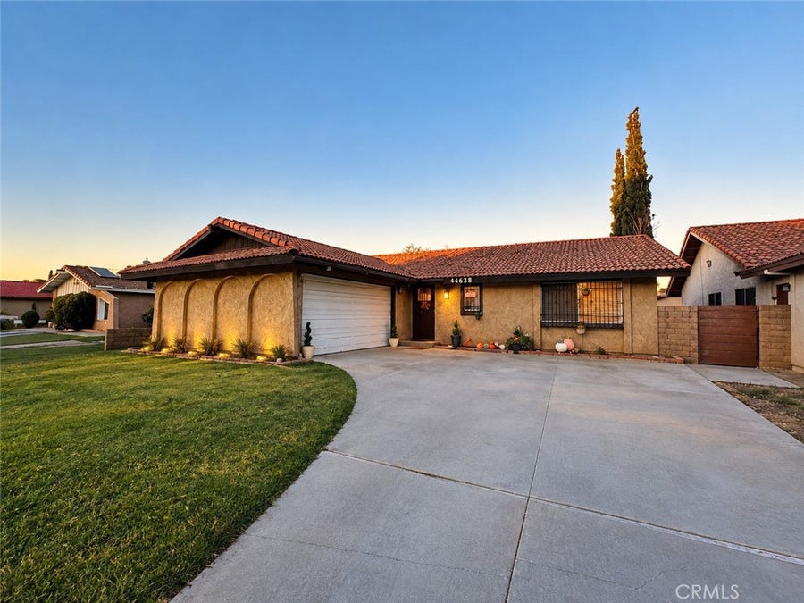Property photo for 44638 13th E, Lancaster, CA