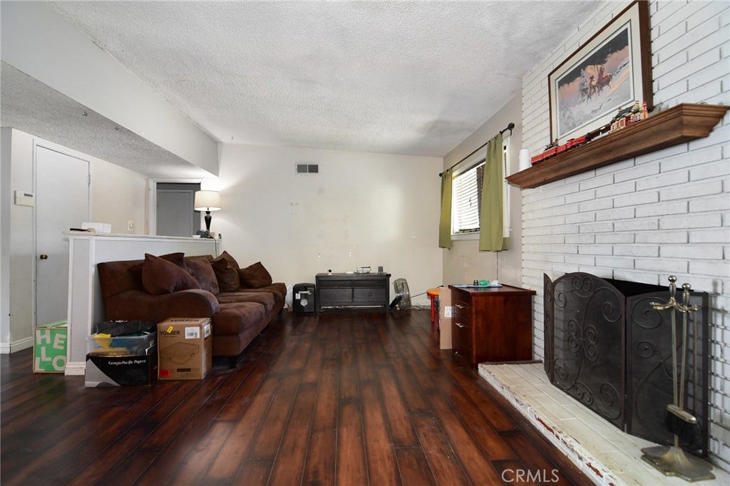 14913 Hubbard, Sylmar, CA 91342