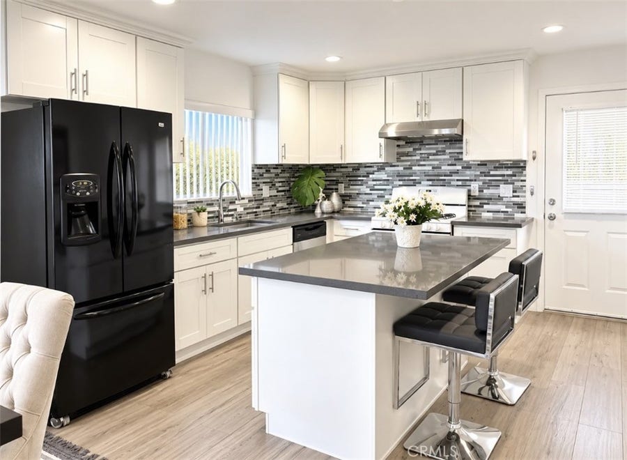 Property photo for 3525 Siskiyou, Los Angeles, CA