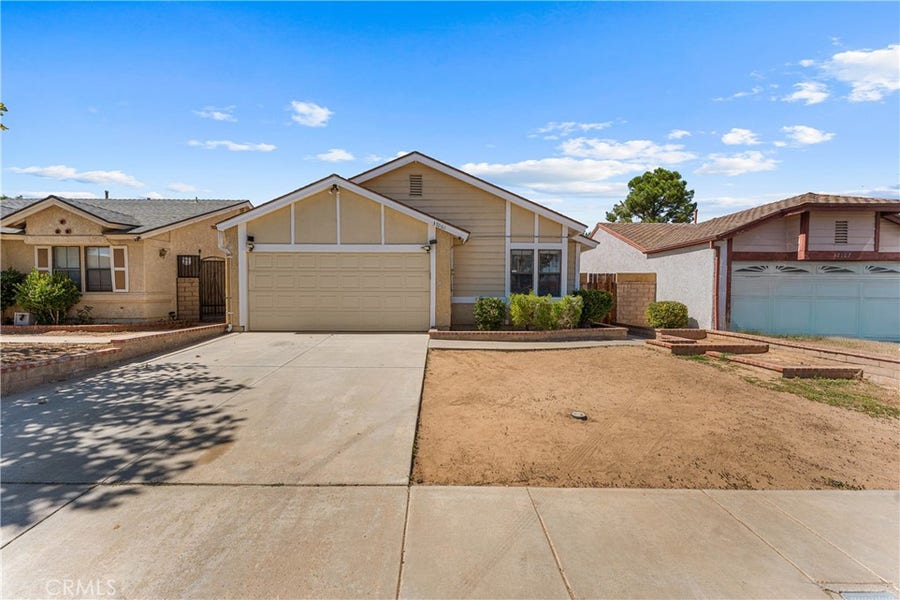 Property photo for 37061 29th E, Palmdale, CA