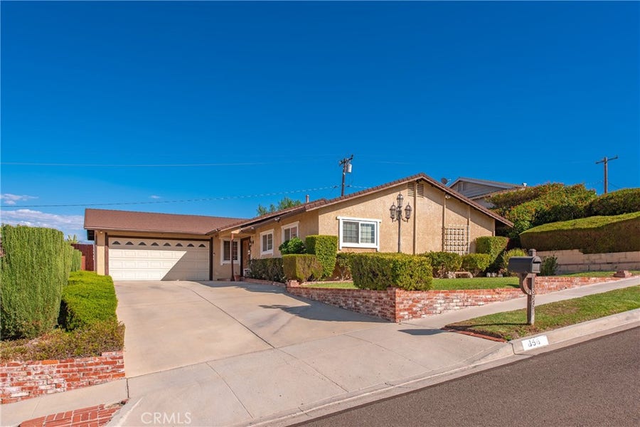 Property photo for 856 Moffatt Circle, Simi Valley, CA