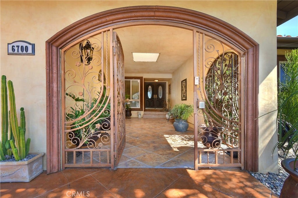 6700 Vickiview Drive, West Hills, CA 91307 6700 Vickiview Drive, West Hills, CA 91307