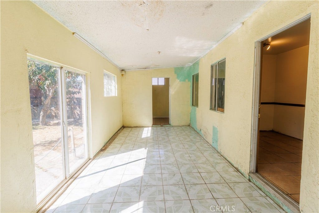 11465 Amboy Ave., San Fernando, CA 91340
