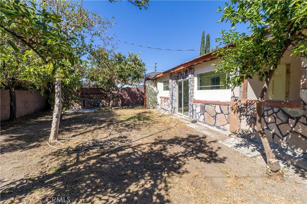 11465 Amboy Ave., San Fernando, CA 91340