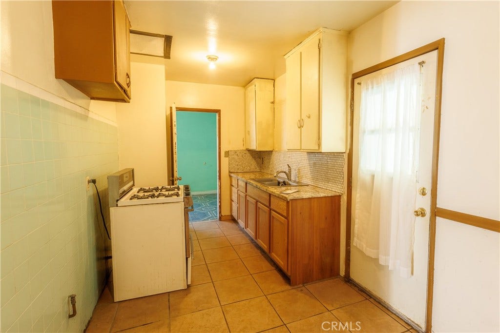 11465 Amboy Ave., San Fernando, CA 91340