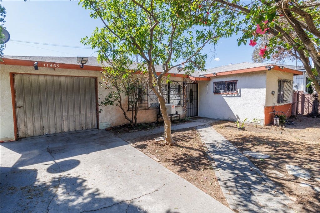 11465 Amboy Ave., San Fernando, CA 91340
