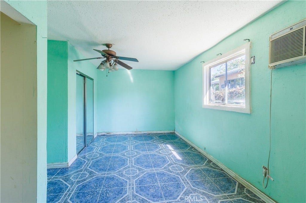 11465 Amboy Ave., San Fernando, CA 91340